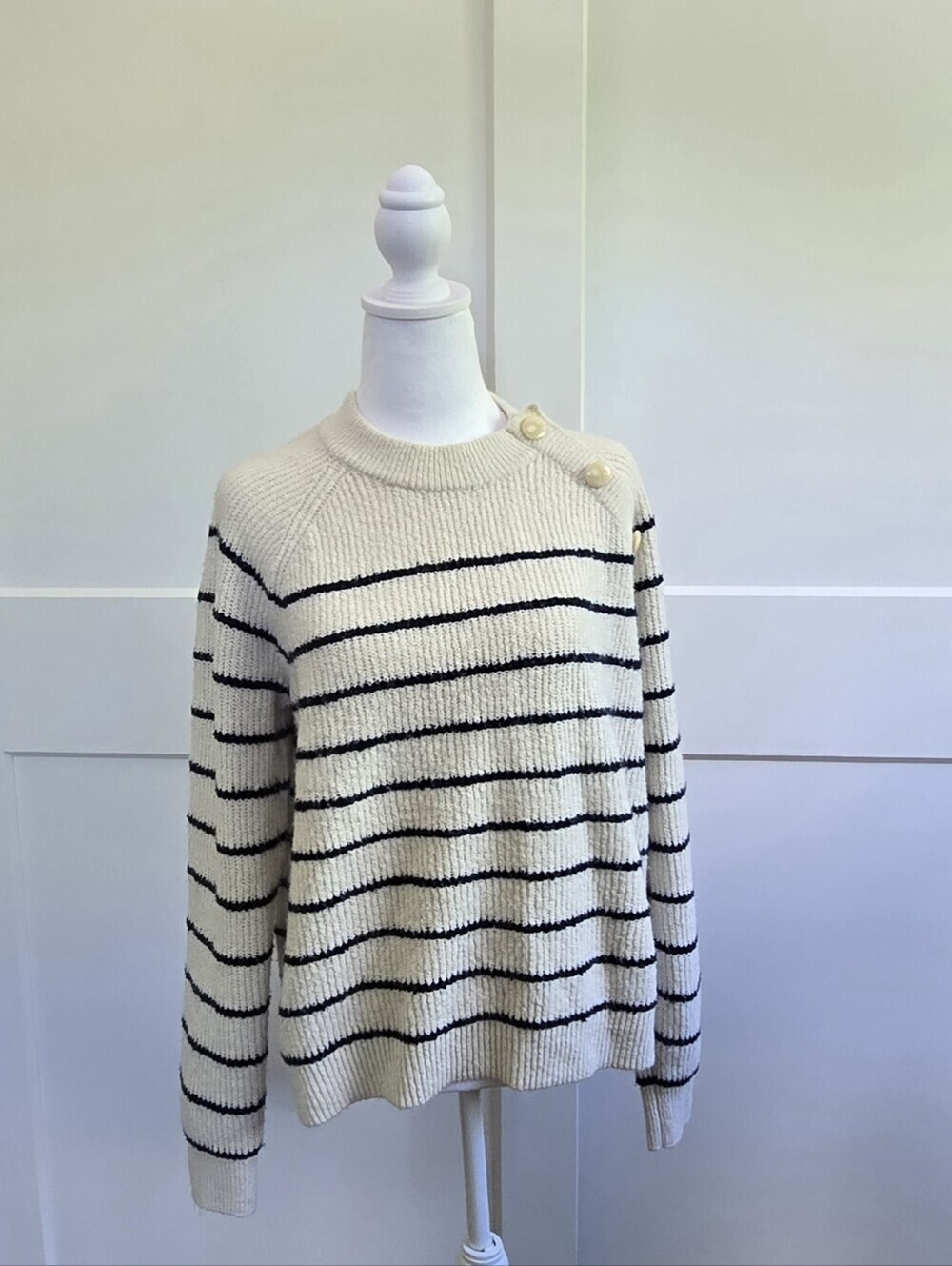 Lauren Conrad Blue And Cream Womens Large Sweater